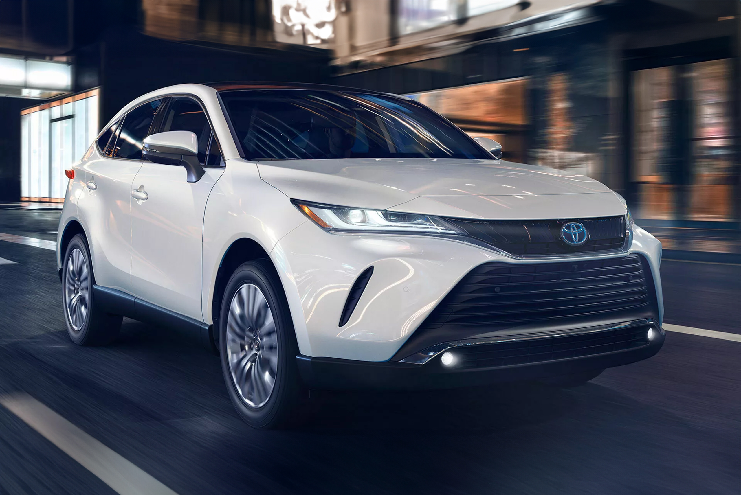 Toyota revine cu Venza: un coupe hibrid bazat pe RAV4